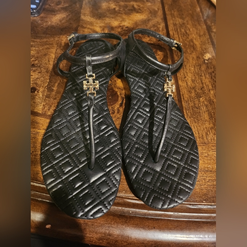Tory Burch Marion quilted leather T-strap sandals size 7.5